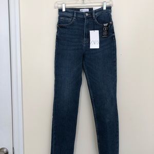 Zara High Waisted Dark Wash Warm Jeans // NWT